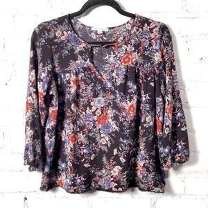 American Eagle peasant top. Black & Flowers. Sz S